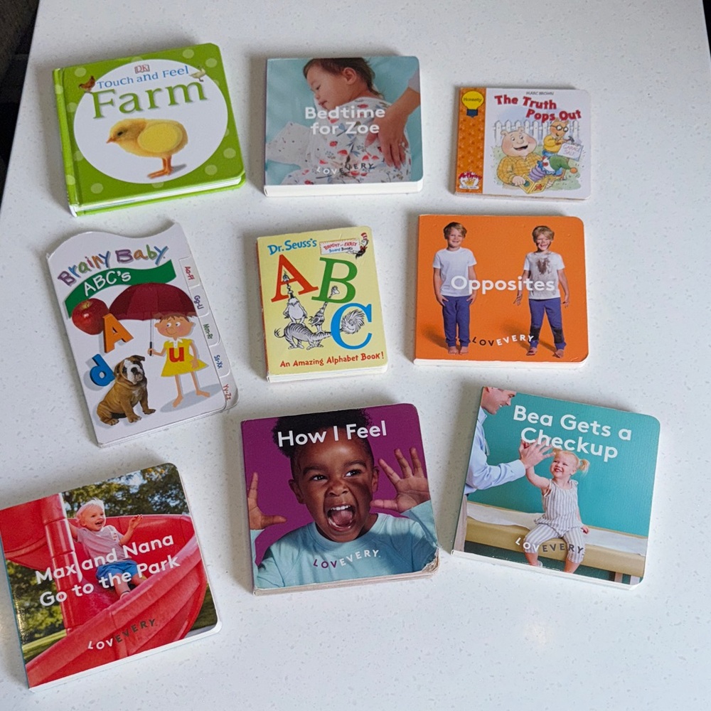 LOT OF 17 Children's Books - mixed Set
